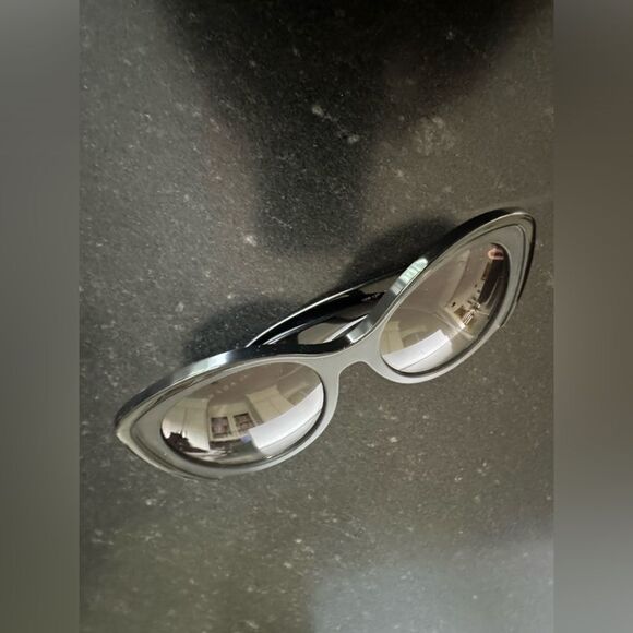 Prada Round Black Sunglasses Made in Italy main image 5